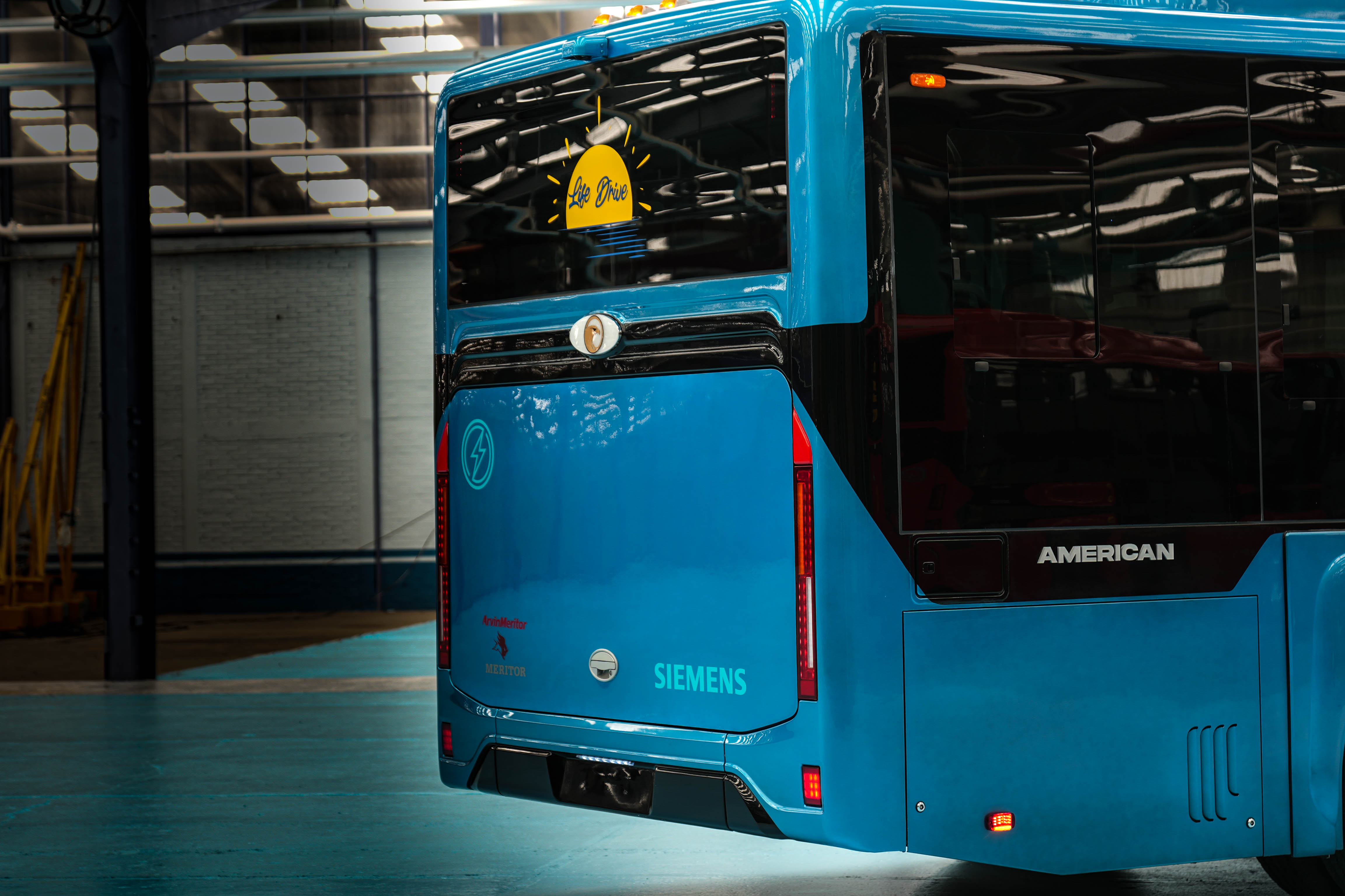 EV SKYLINNER — autobús eléctrico frontal